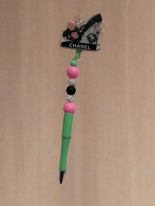 Retracting pen